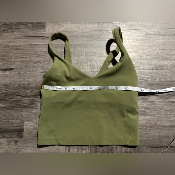 Women’s Lululemon Cropped Tank 2 - Picture 3 of 5